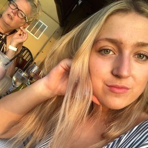 Meet your Posher, Isabel